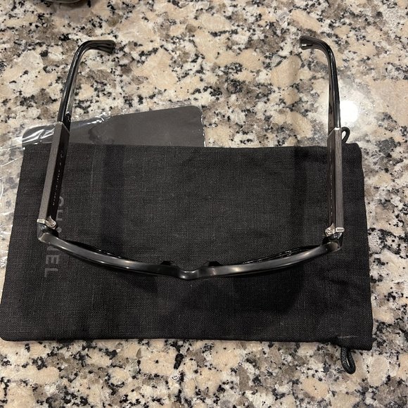 CHANEL Mother of Pearl Black Polarized Sunglasses - Picture 10 of 13